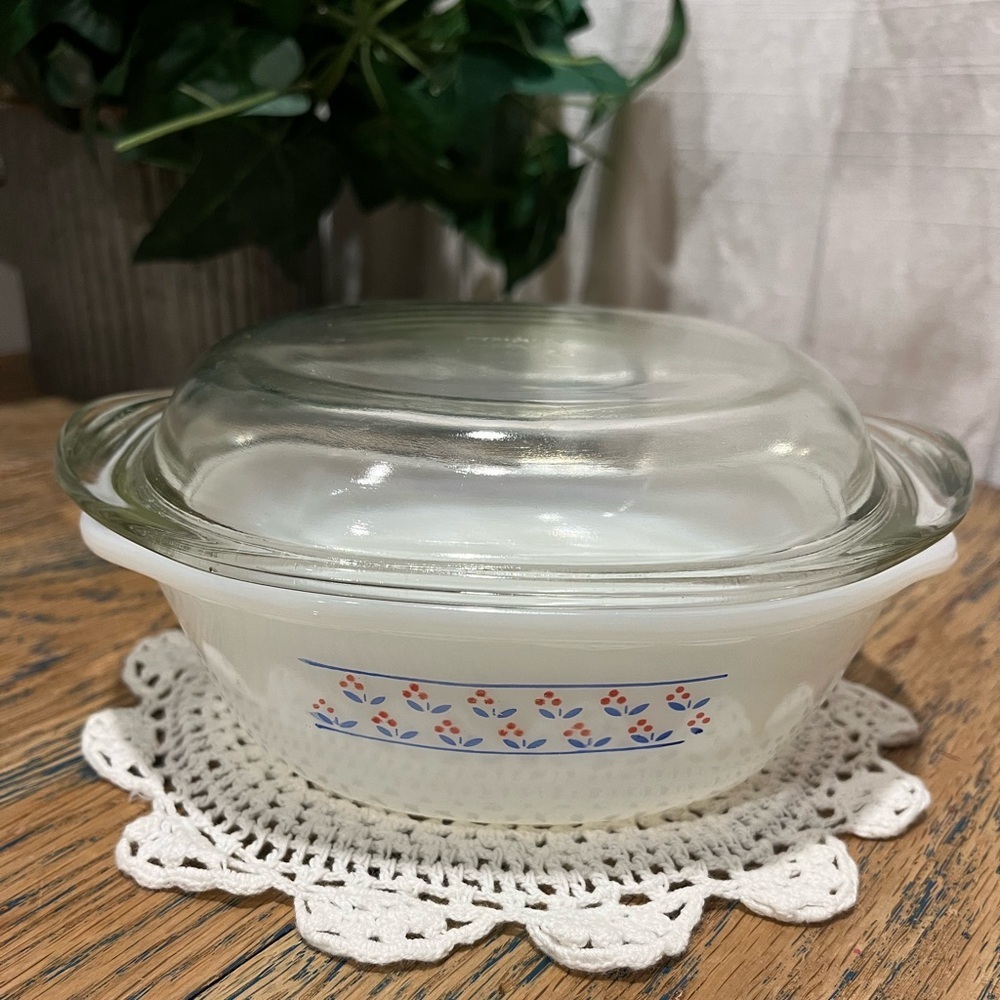 Milk Glass Dynaware Pyr-o-rey Flower Pattern withh lid